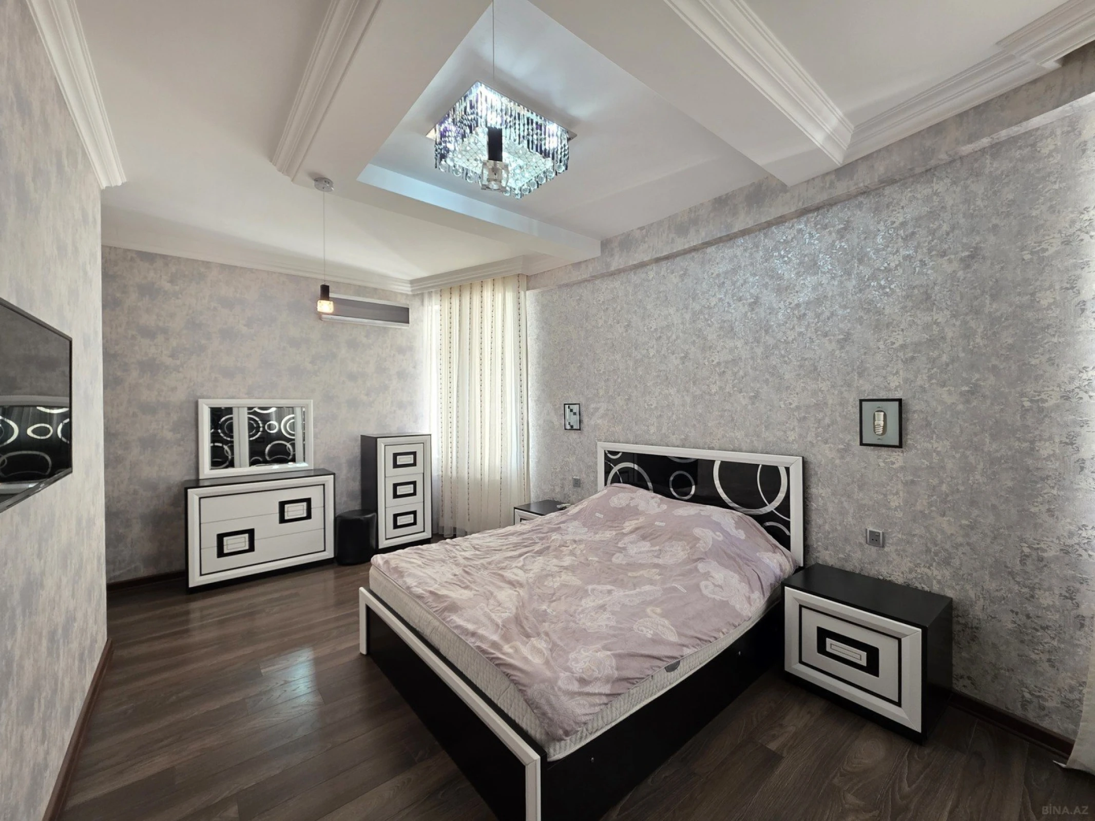 Kirayə verilir 4 otaqlı mənzil 170 m²