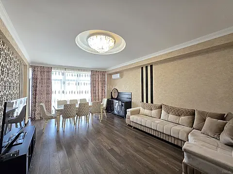 Kirayə verilir 4 otaqlı mənzil 170 m²