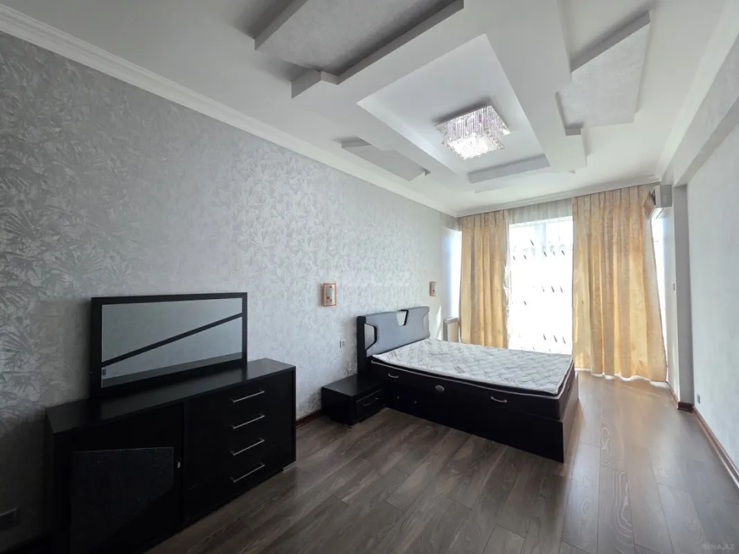Kirayə verilir 4 otaqlı mənzil 170 m²