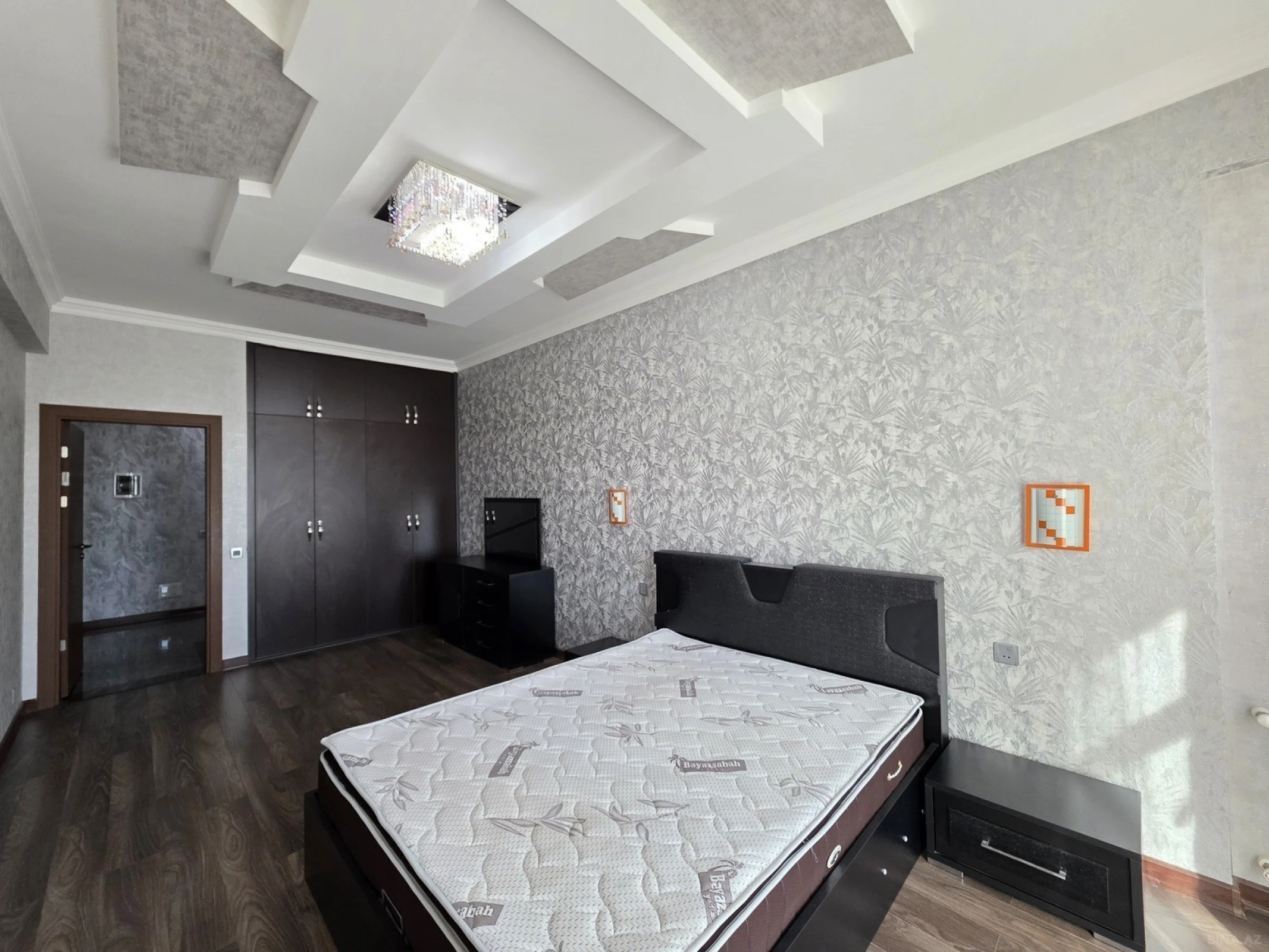 Kirayə verilir 4 otaqlı mənzil 170 m²