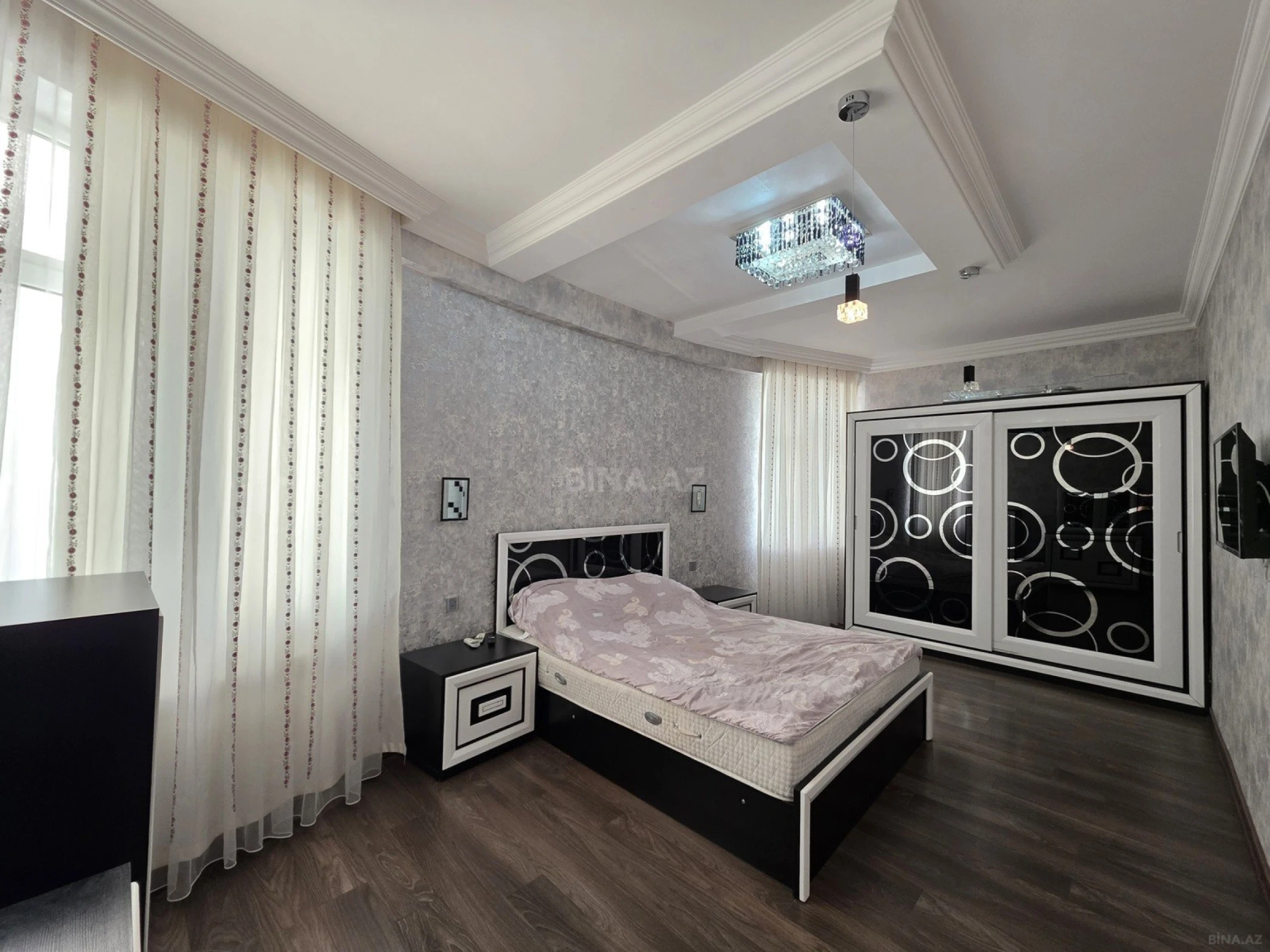 Kirayə verilir 4 otaqlı mənzil 170 m²