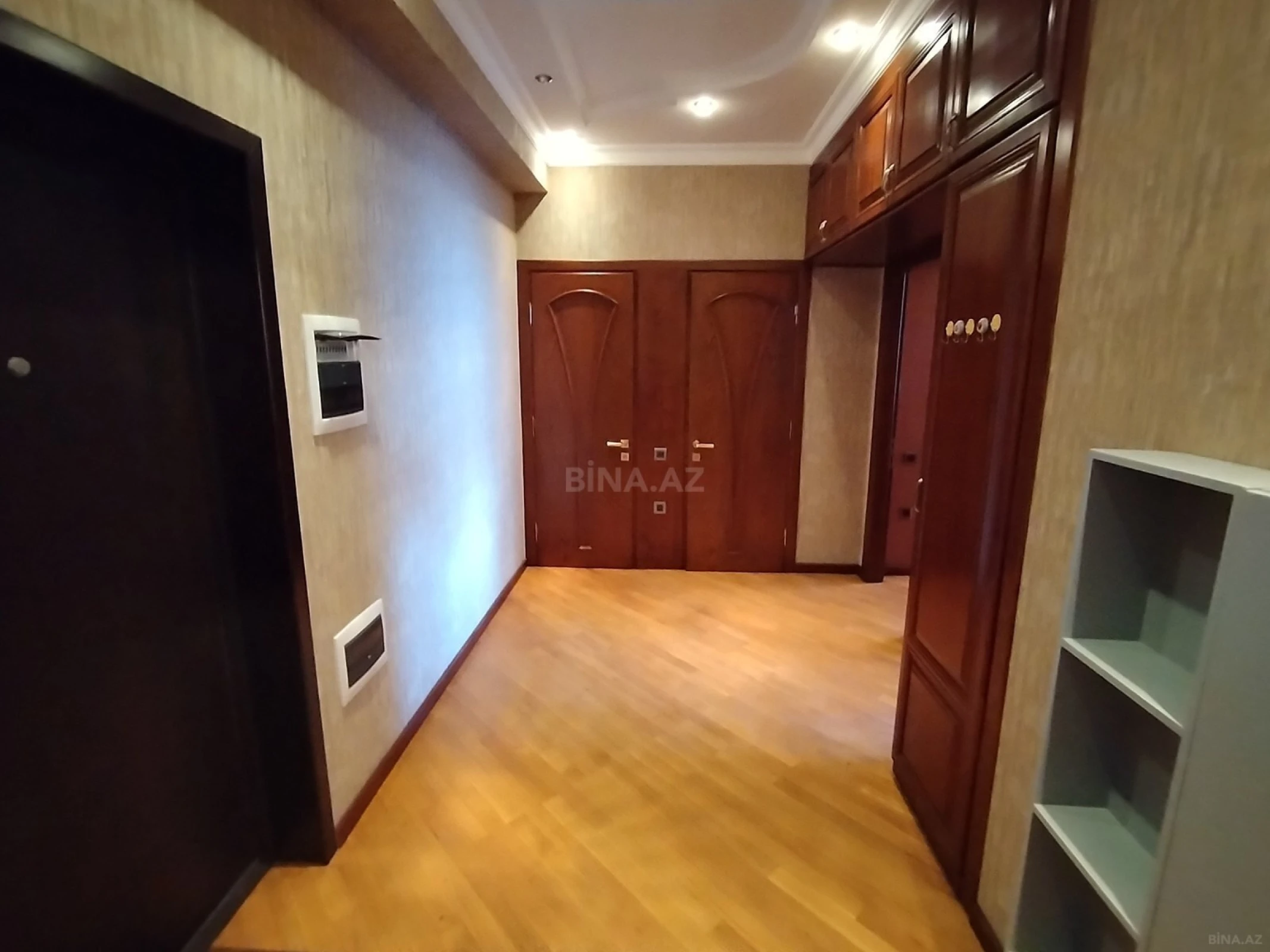 Kirayə verilir 2 otaqlı mənzil 80 m²