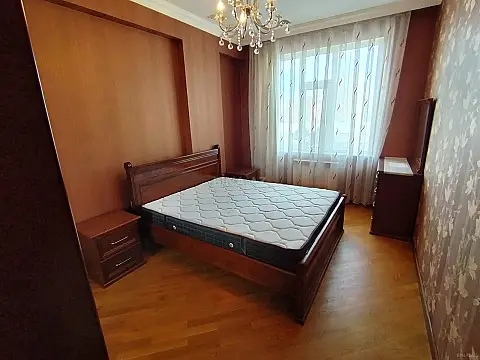 Kirayə verilir 2 otaqlı mənzil 80 m²