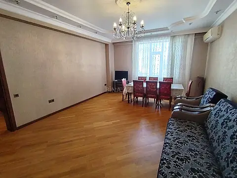 Kirayə verilir 2 otaqlı mənzil 80 m²