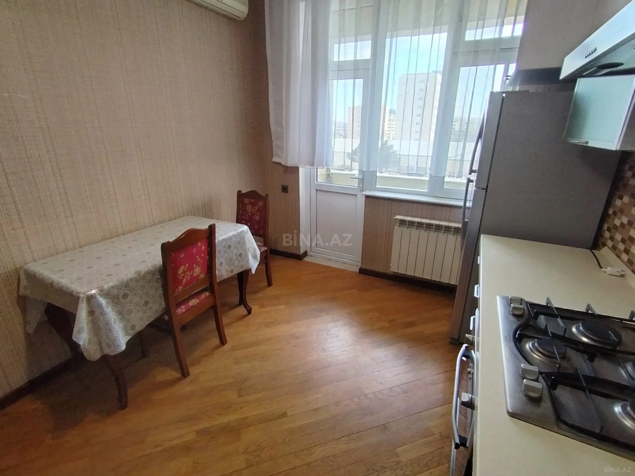 Kirayə verilir 2 otaqlı mənzil 80 m²