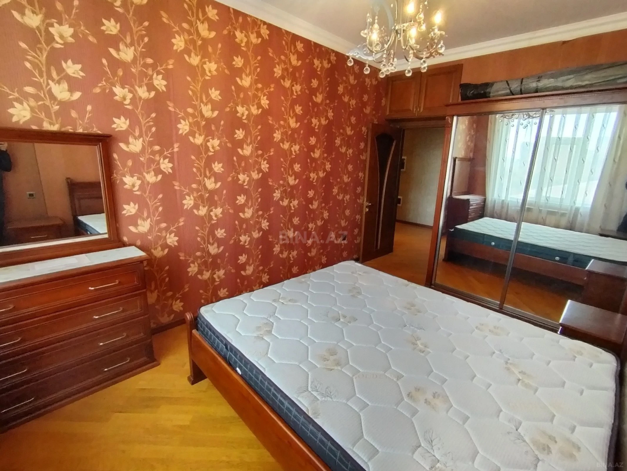 Kirayə verilir 2 otaqlı mənzil 80 m²