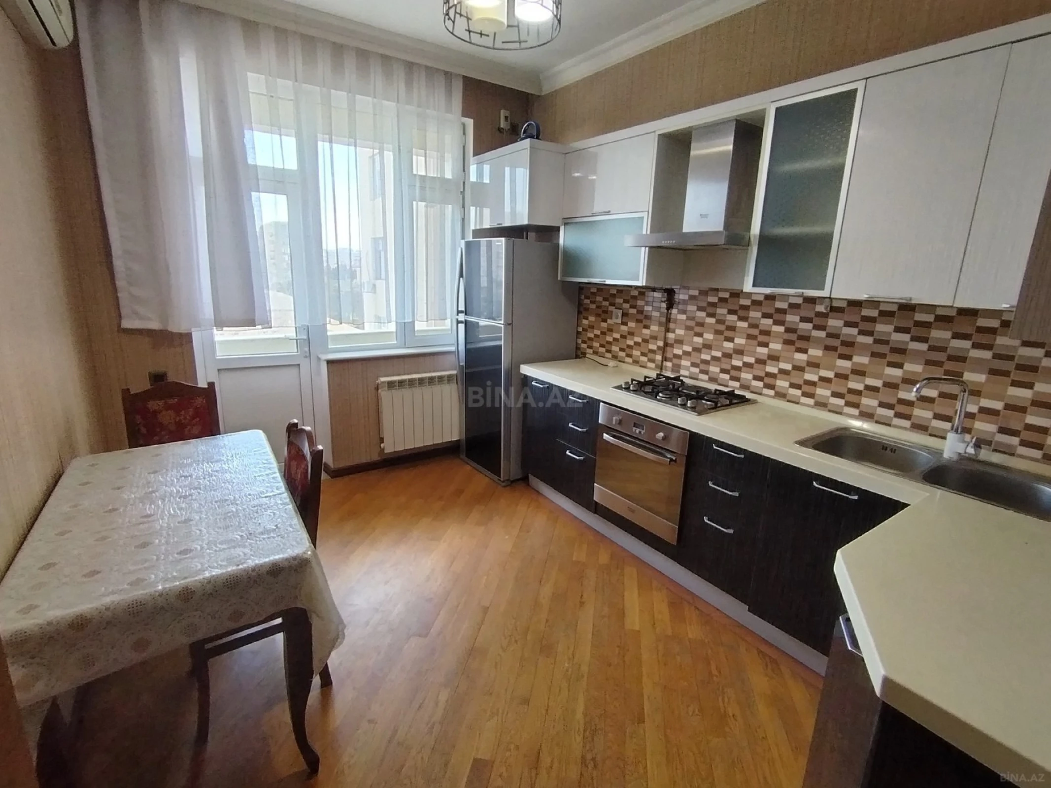 Kirayə verilir 2 otaqlı mənzil 80 m²