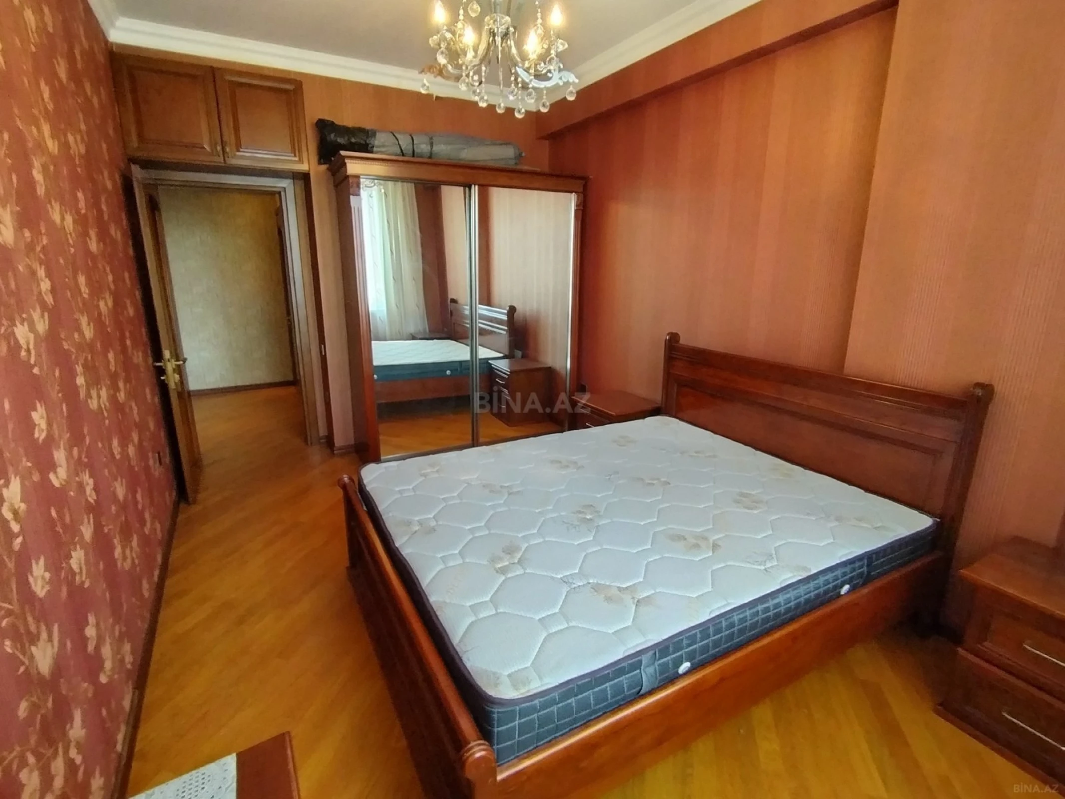 Kirayə verilir 2 otaqlı mənzil 80 m²