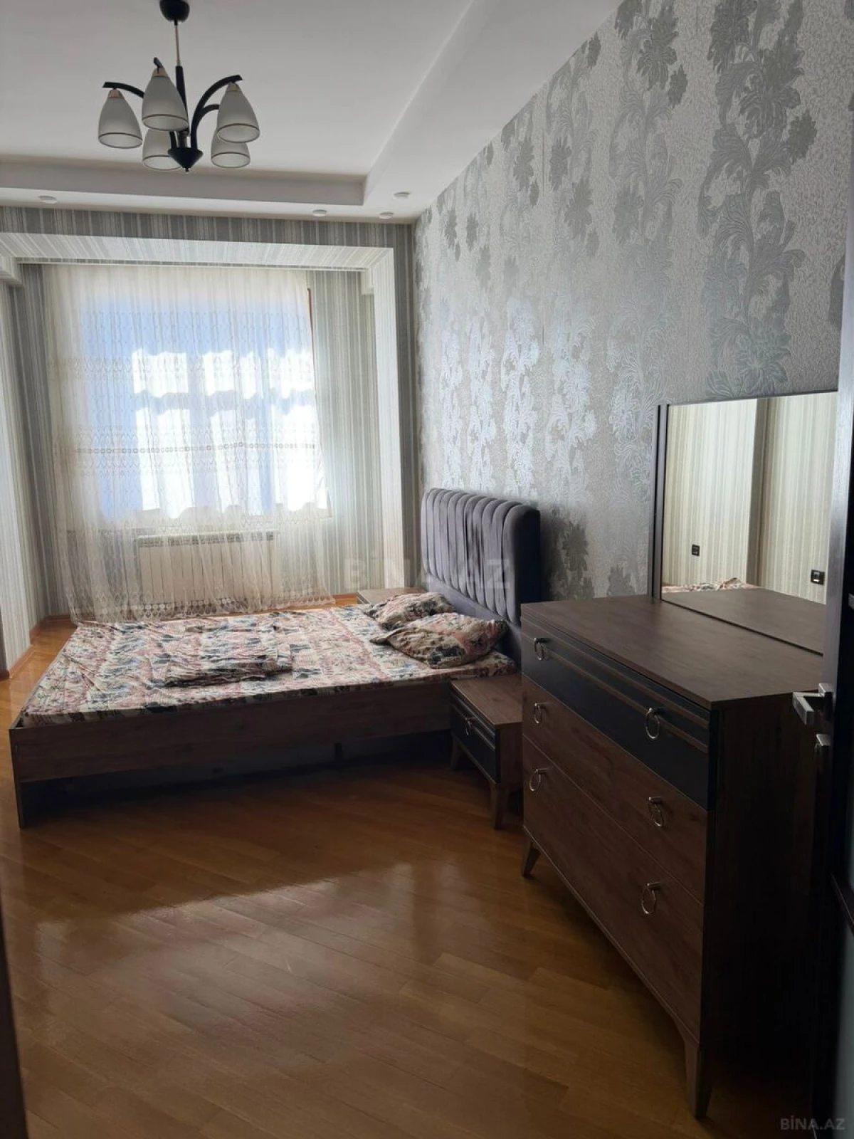 Kirayə verilir 2 otaqlı mənzil 96 m²