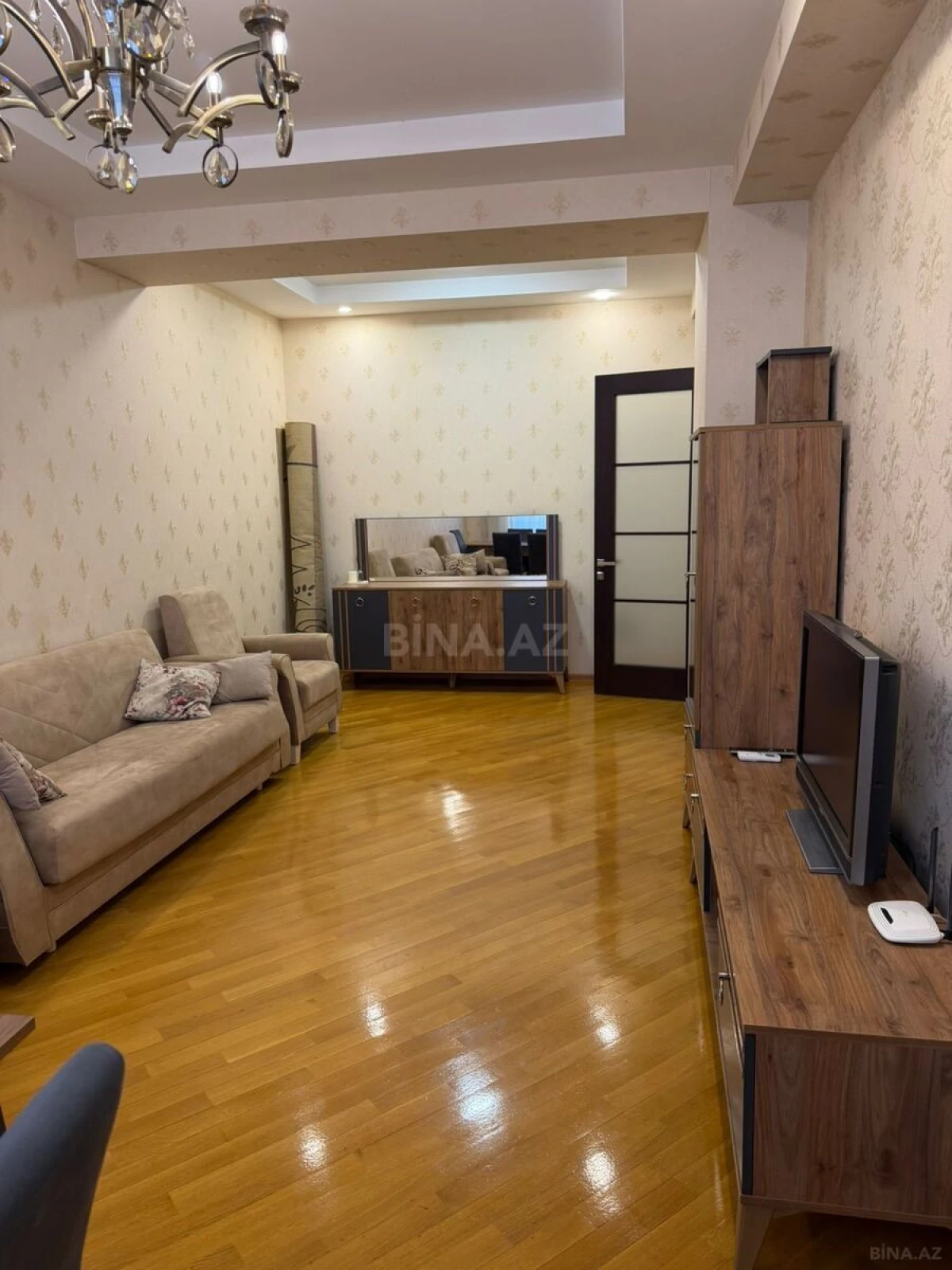 Kirayə verilir 2 otaqlı mənzil 96 m²