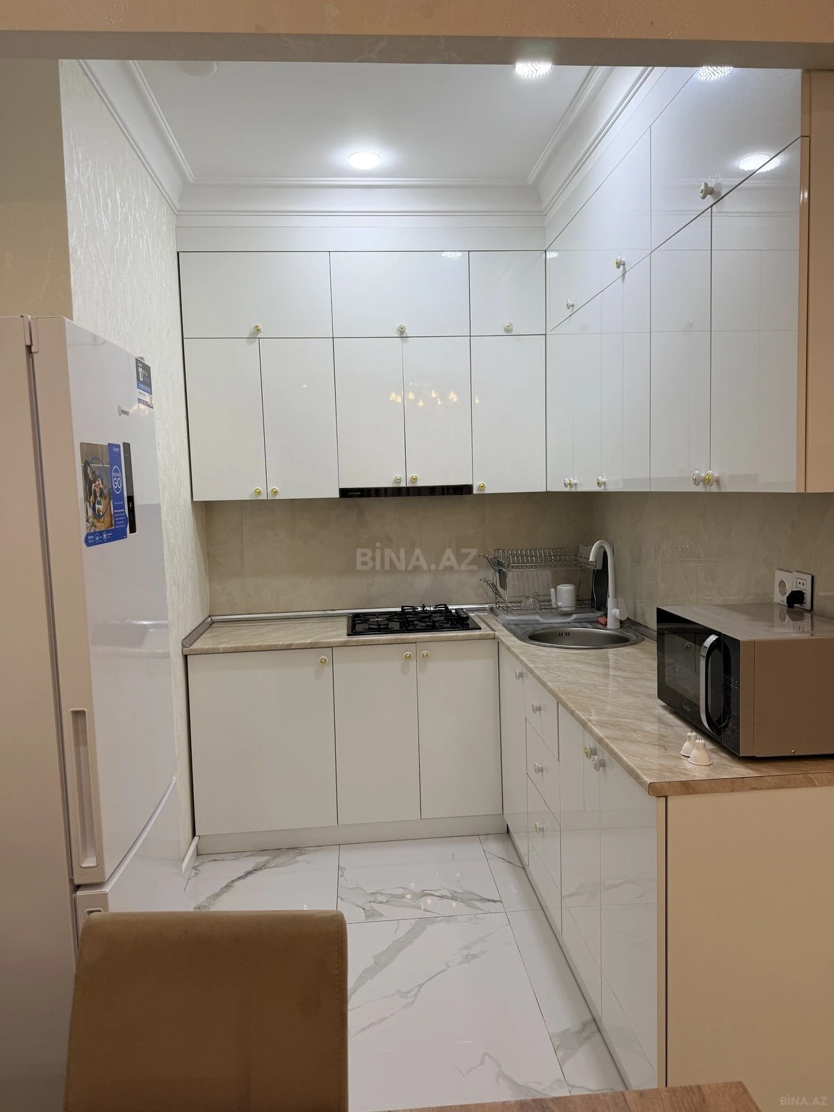 Kirayə verilir 2 otaqlı mənzil 66 m²
