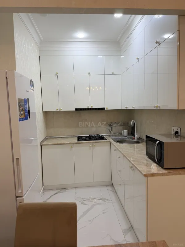 Kirayə verilir 2 otaqlı mənzil 66 m²