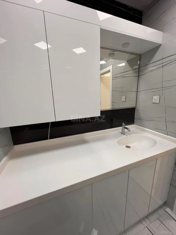 Kirayə verilir 2 otaqlı mənzil 66 m²