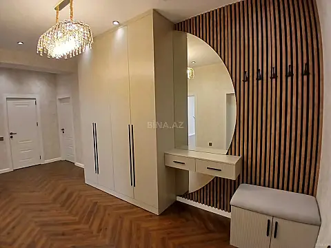 Satılır 3 otaqlı mənzil 139 m²