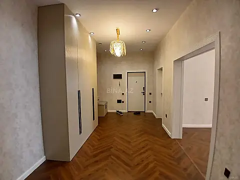 Satılır 3 otaqlı mənzil 139 m²