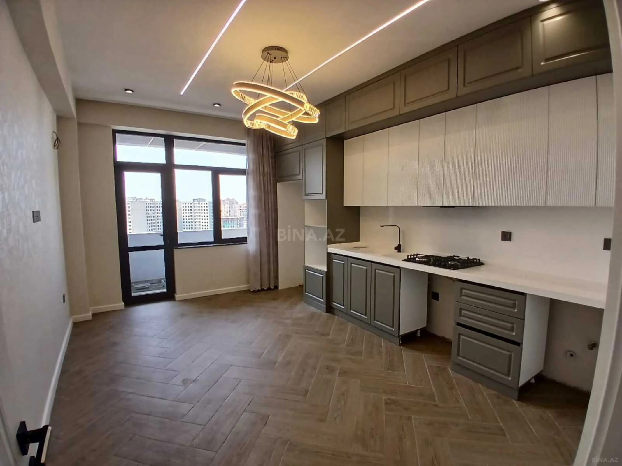 Satılır 3 otaqlı mənzil 139 m²