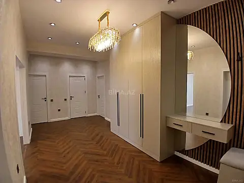 Satılır 3 otaqlı mənzil 139 m²