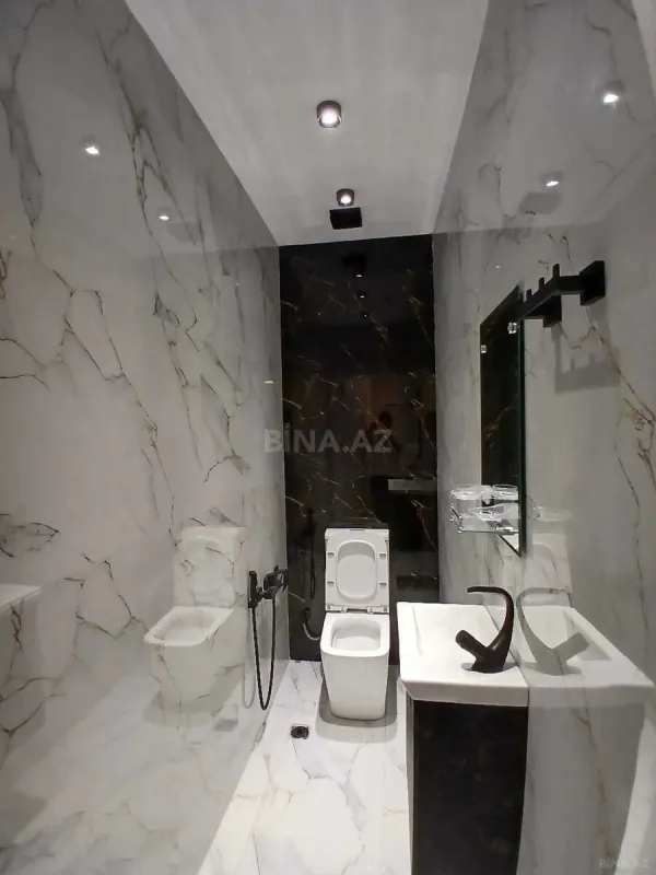 Satılır 3 otaqlı mənzil 139 m²