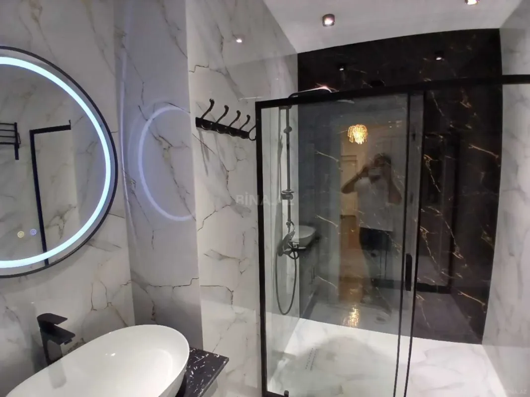 Satılır 3 otaqlı mənzil 139 m²