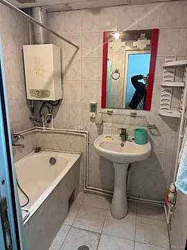 Satılır 5 otaqlı mənzil 104 m²
