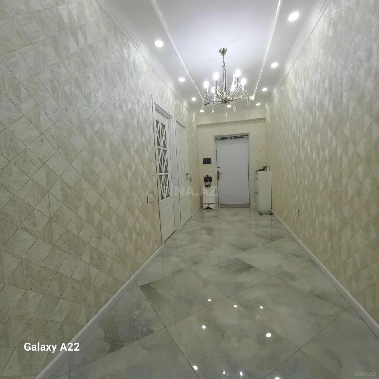 Satılır 2 otaqlı mənzil 74 m²