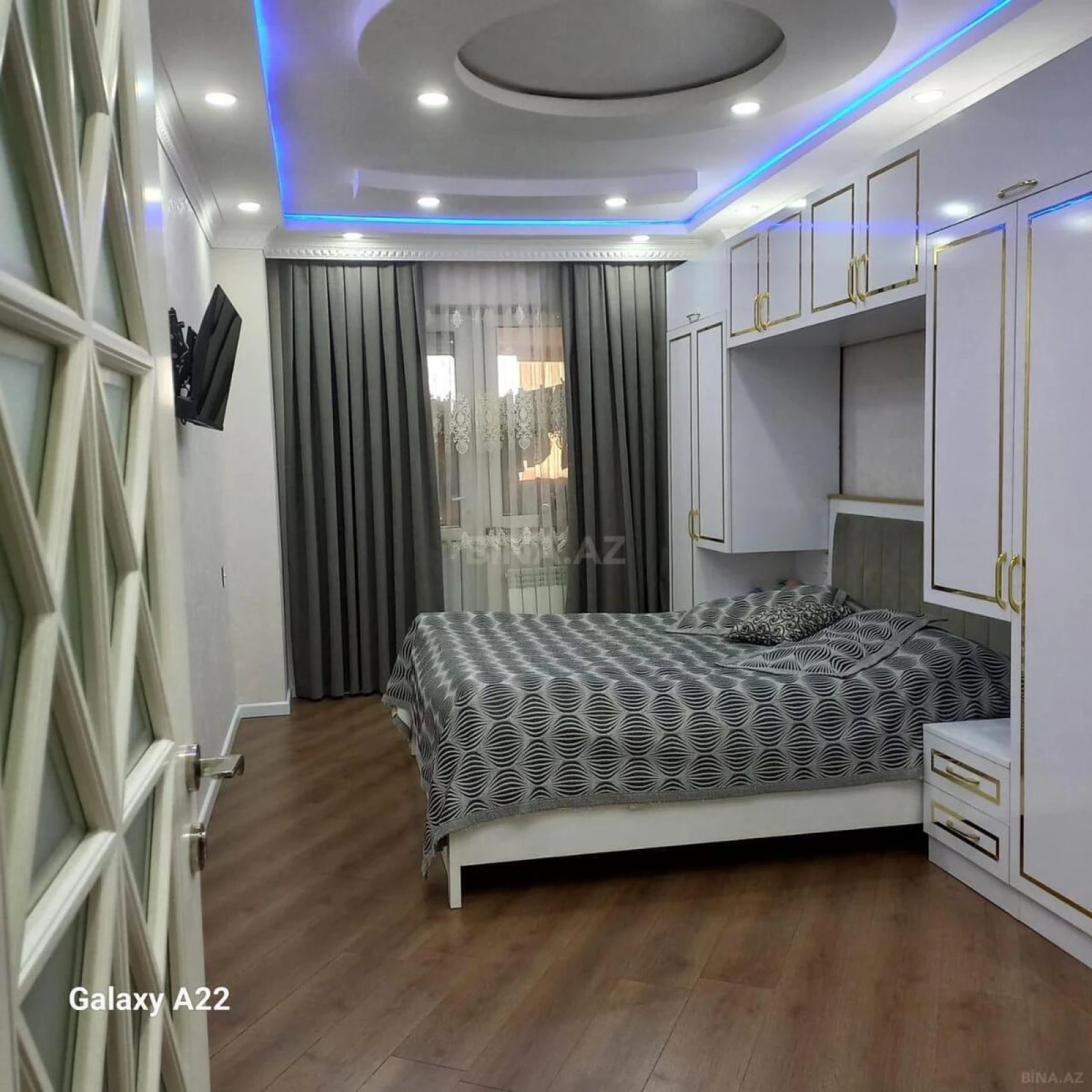 Satılır 2 otaqlı mənzil 74 m²