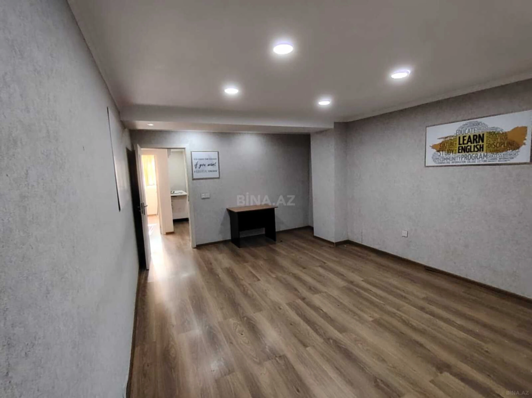 Kirayə verilir 3 otaqlı ofis 89 m²