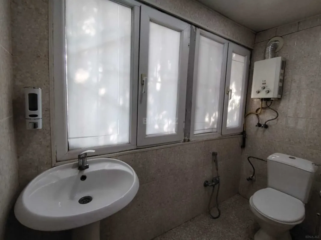 Kirayə verilir 3 otaqlı ofis 89 m²