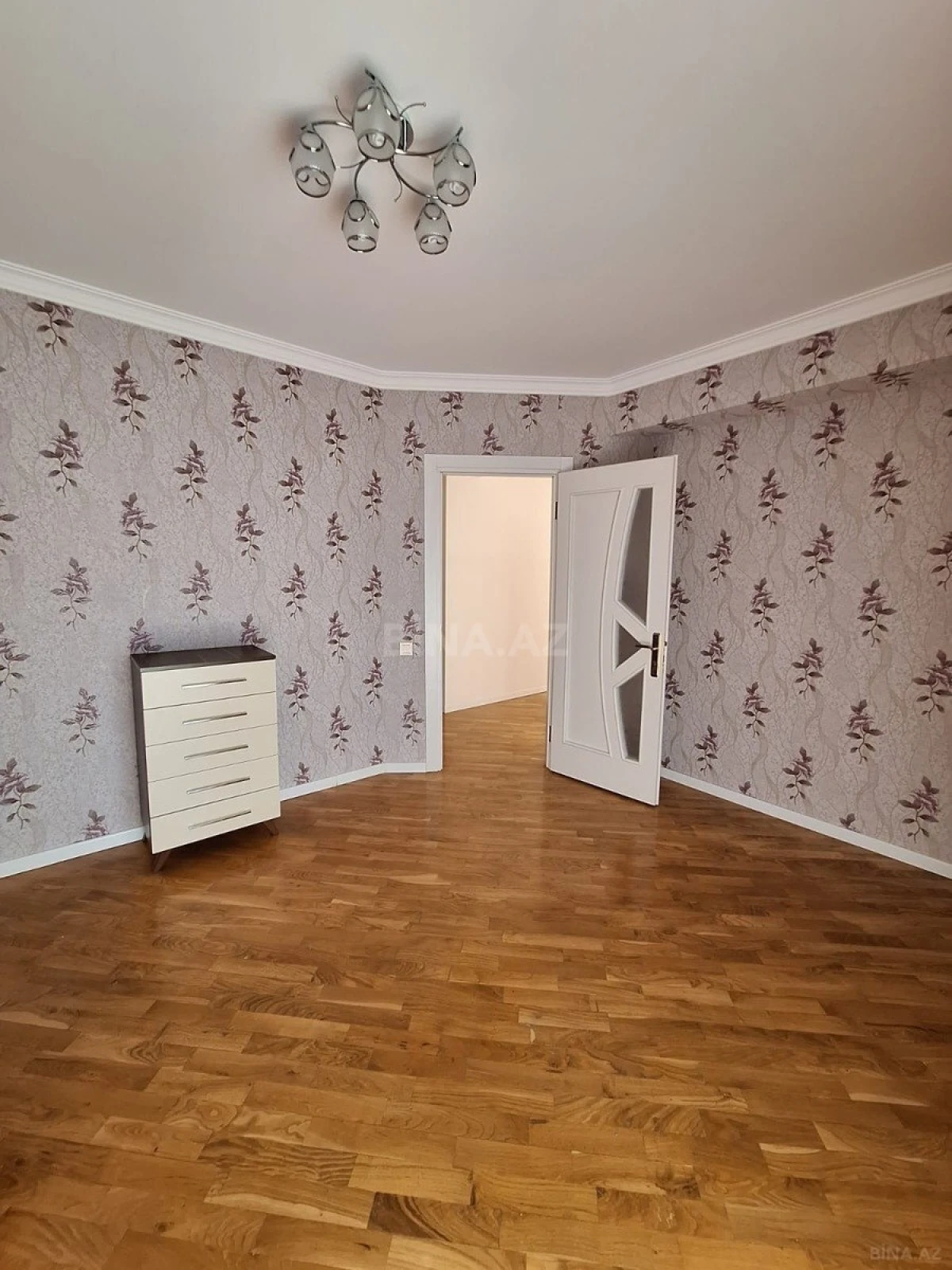 Kirayə verilir 6 otaqlı həyət evi 500 m²