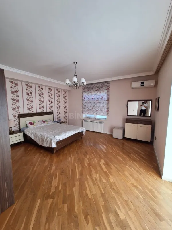 Kirayə verilir 6 otaqlı həyət evi 500 m²
