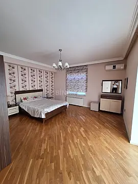 Kirayə verilir 6 otaqlı həyət evi 500 m²