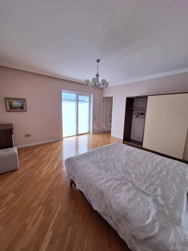 Kirayə verilir 6 otaqlı həyət evi 500 m²