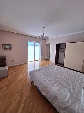 Kirayə verilir 6 otaqlı həyət evi 500 m²