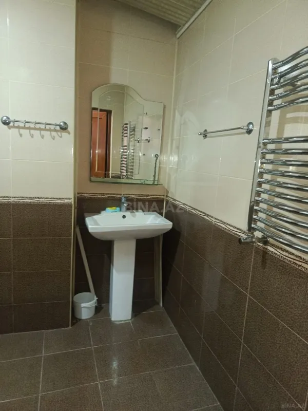 Kirayə verilir 2 otaqlı mənzil 93 m²