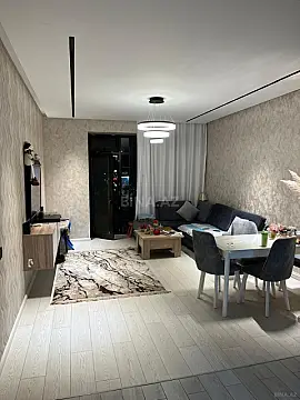 Kirayə verilir 2 otaqlı mənzil 70 m²
