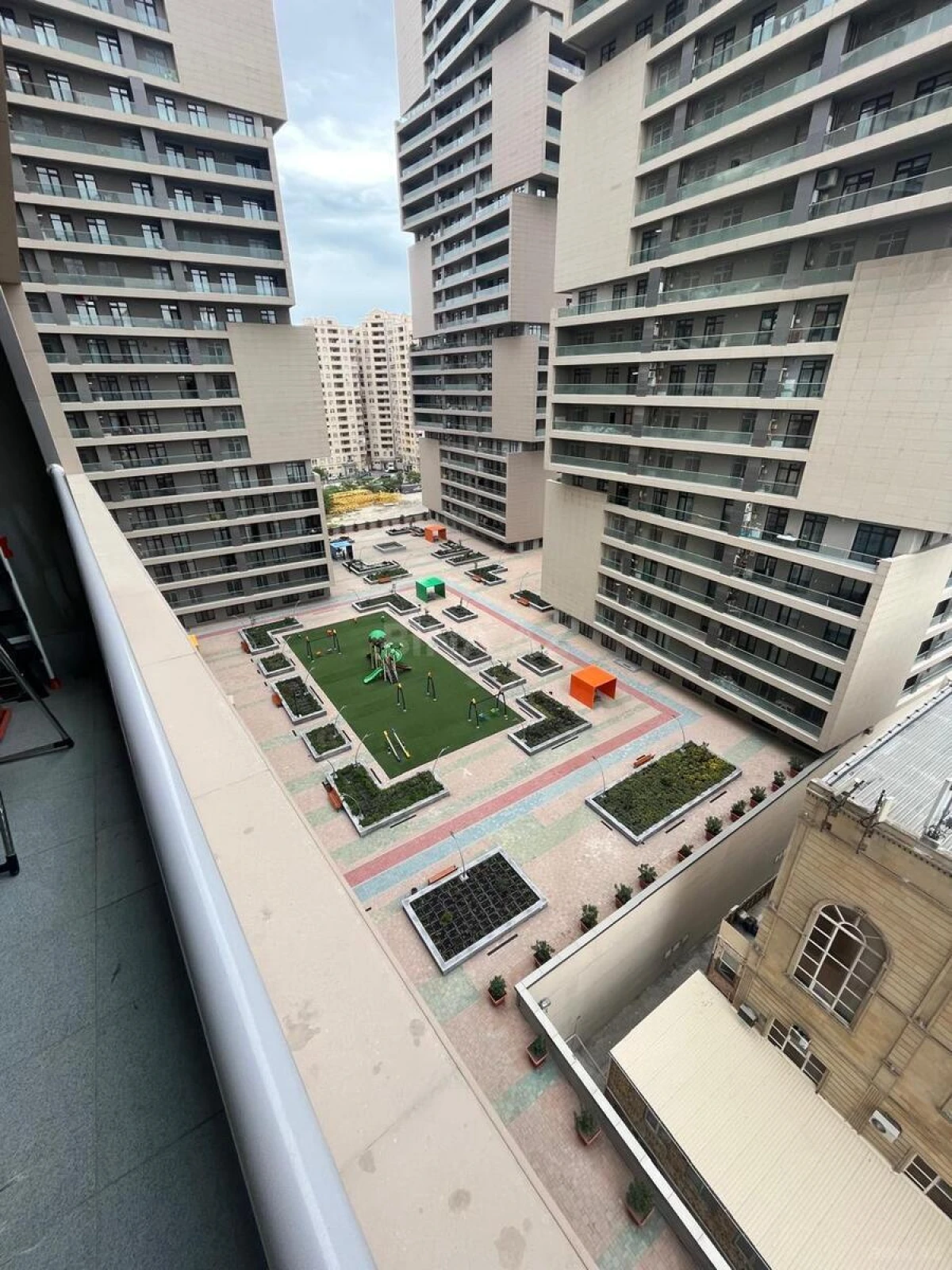 Kirayə verilir 2 otaqlı mənzil 70 m²