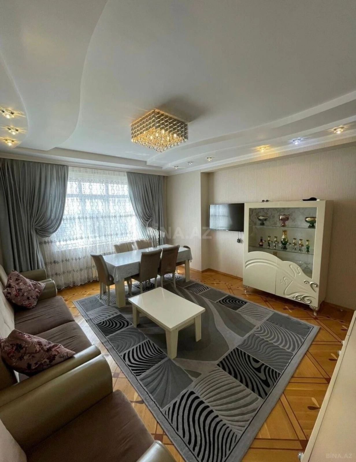 Satılır 2 otaqlı mənzil 90 m²
