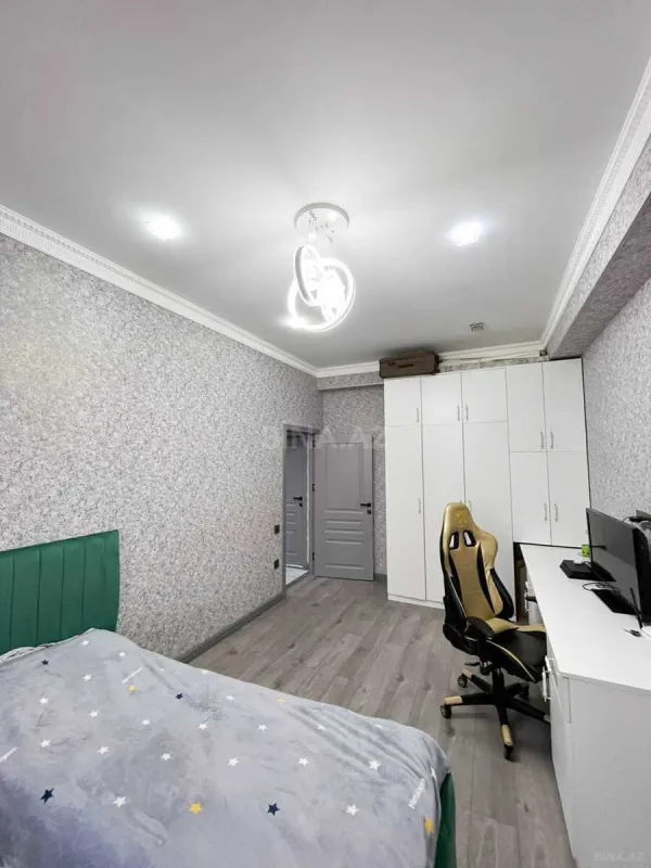 Satılır 3 otaqlı mənzil 136 m²
