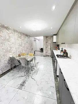 Satılır 3 otaqlı mənzil 136 m²