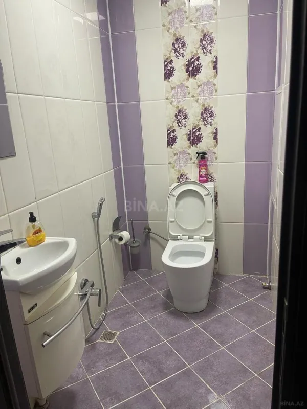 Satılır 4 otaqlı mənzil 135 m²