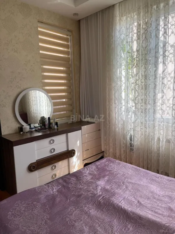 Satılır 4 otaqlı mənzil 135 m²