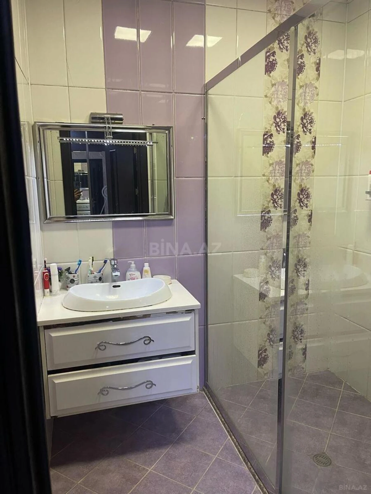 Satılır 4 otaqlı mənzil 135 m²