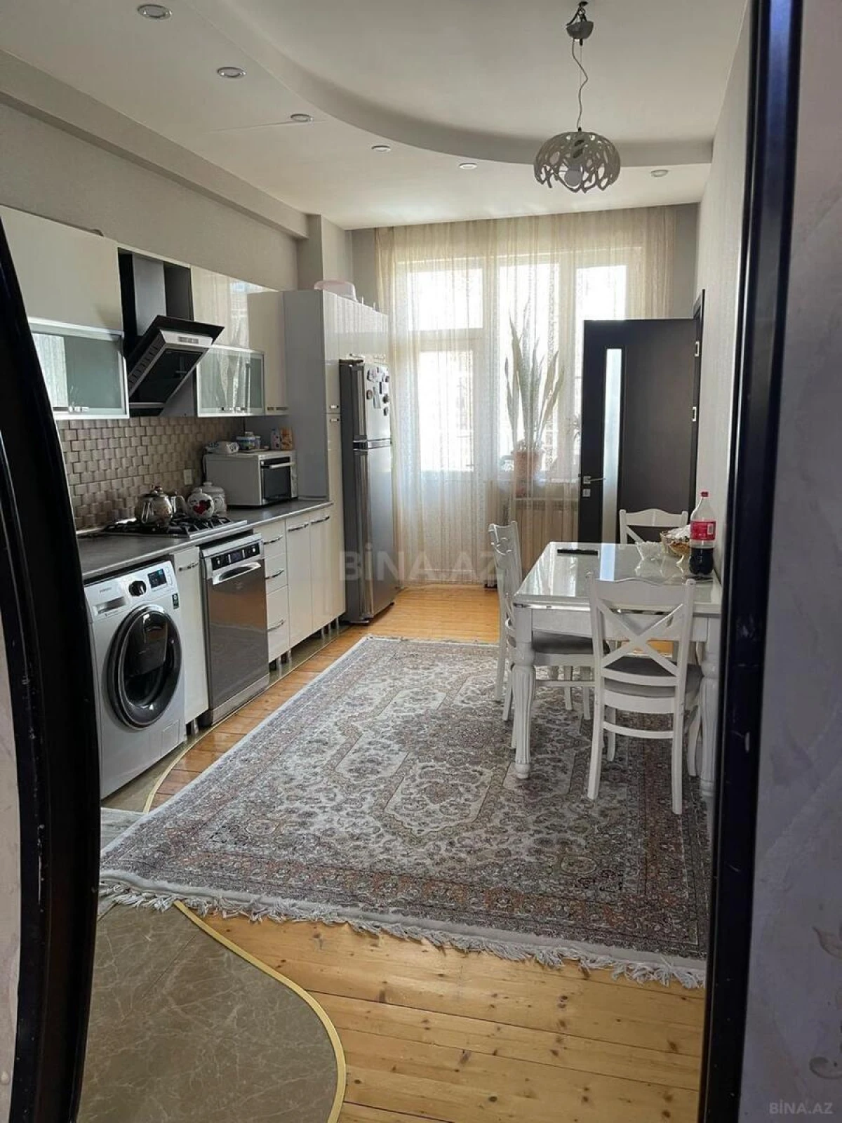 Satılır 4 otaqlı mənzil 135 m²