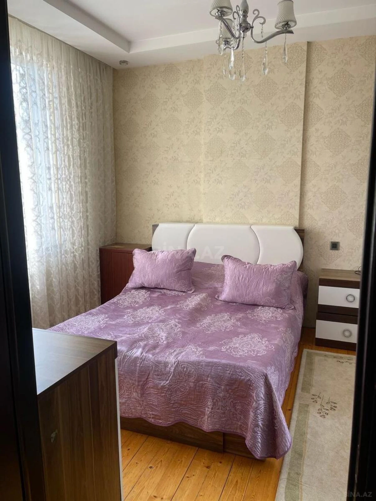 Satılır 4 otaqlı mənzil 135 m²