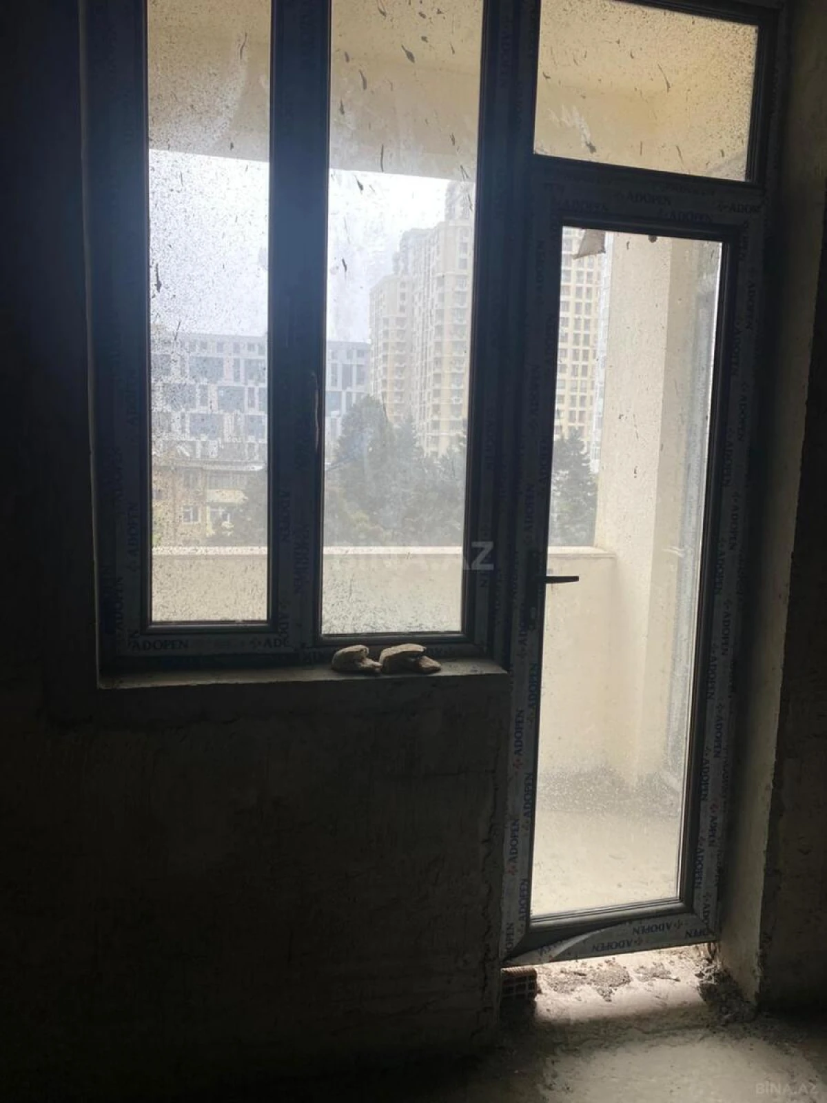 Satılır 3 otaqlı mənzil 133 m²