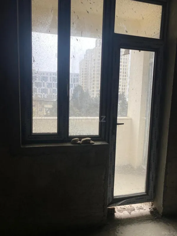 Satılır 3 otaqlı mənzil 133 m²