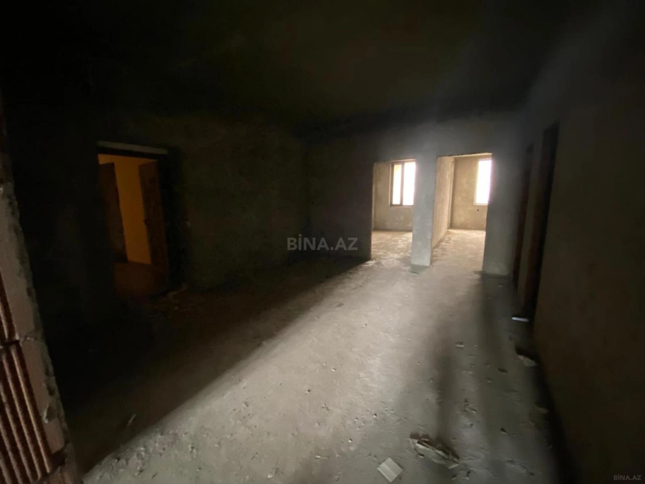 Satılır 3 otaqlı mənzil 133 m²