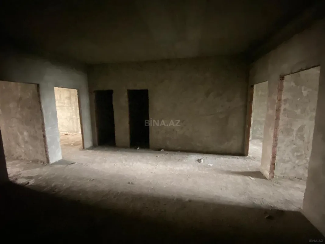 Satılır 3 otaqlı mənzil 133 m²