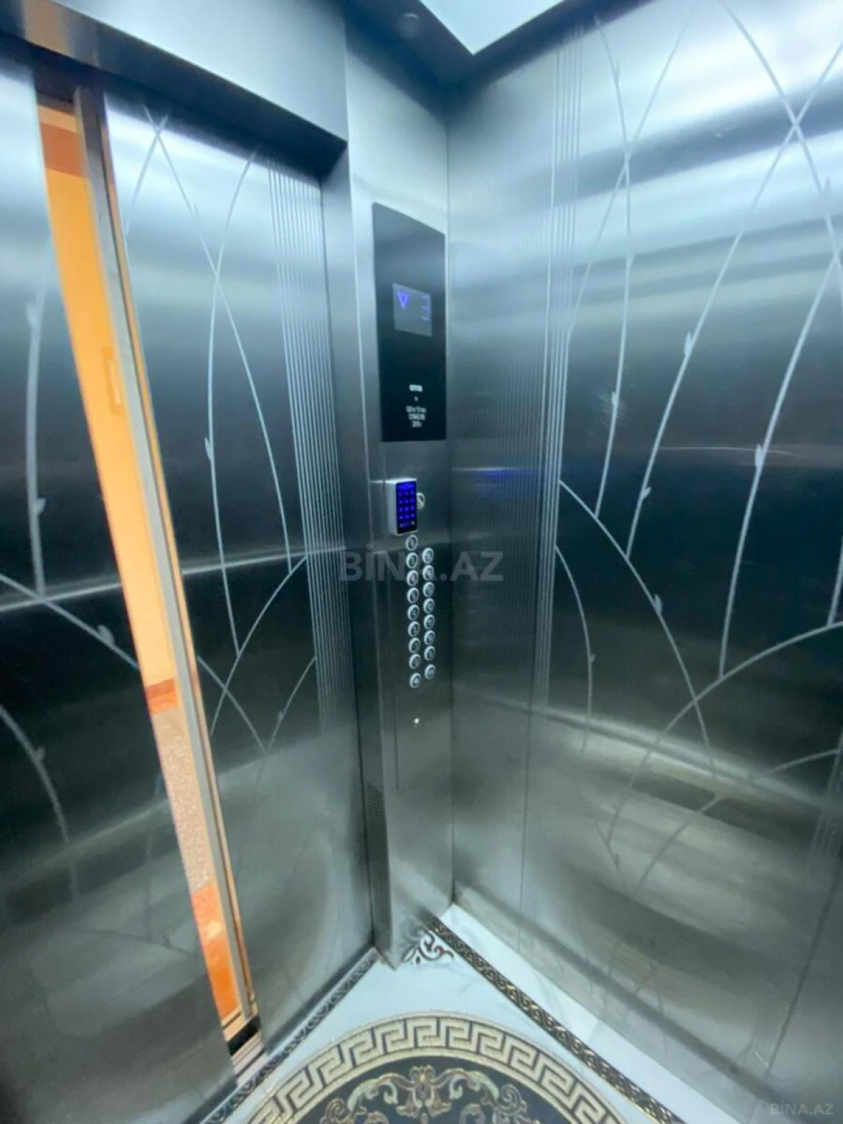 Satılır 3 otaqlı mənzil 133 m²