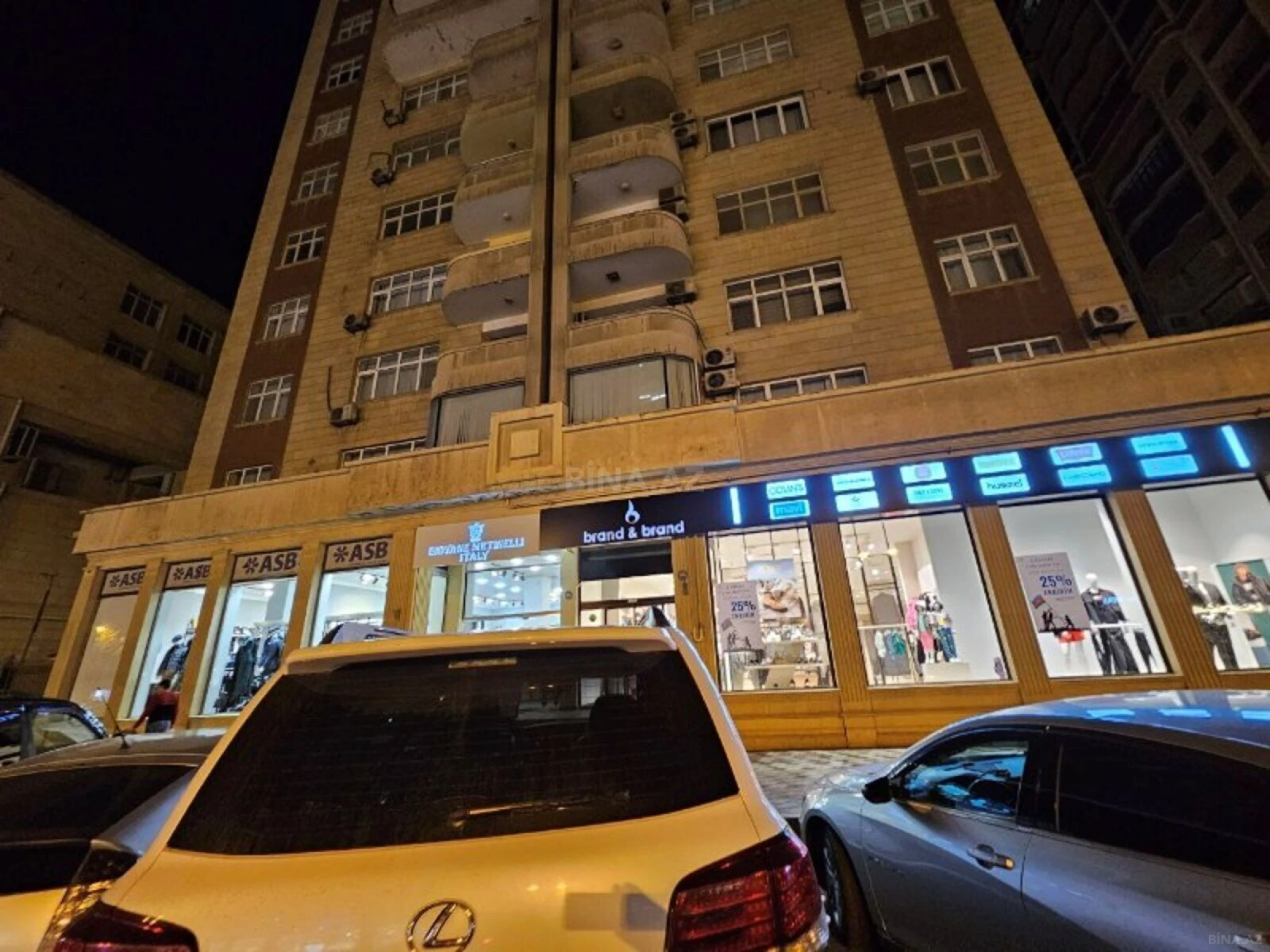 Satılır 4 otaqlı mənzil 320 m²